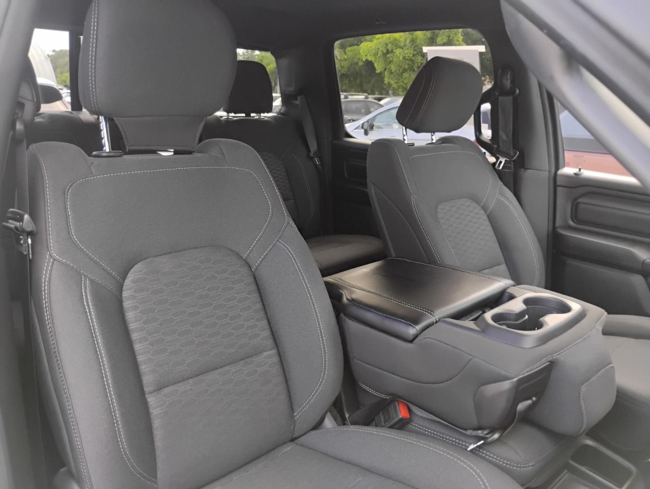 RAM 1500 Tradesman Crew Cab SWB 2WD 2025