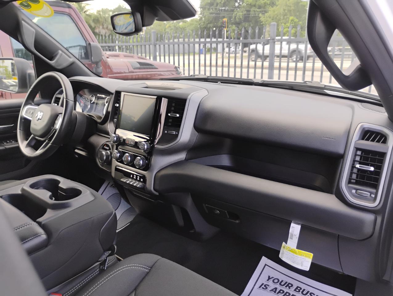RAM 1500 Tradesman Crew Cab SWB 2WD 2025