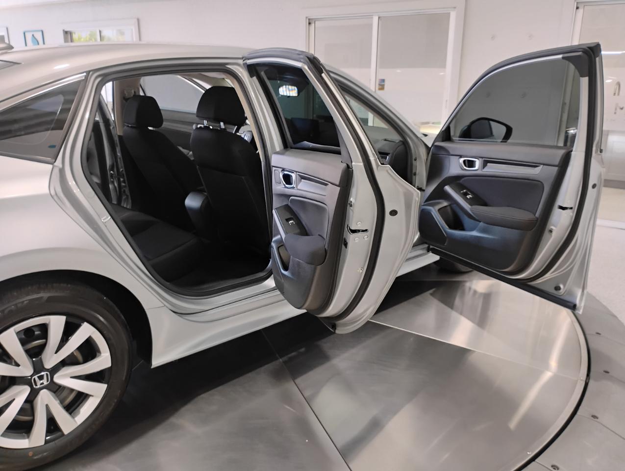 Honda Civic LX Sedan CVT 2025