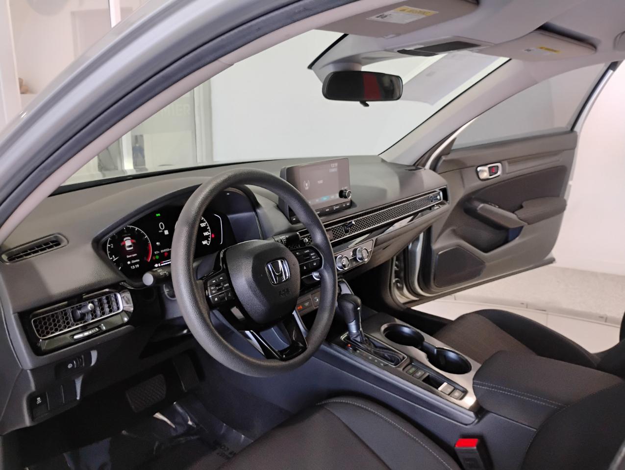 Honda Civic LX Sedan CVT 2025