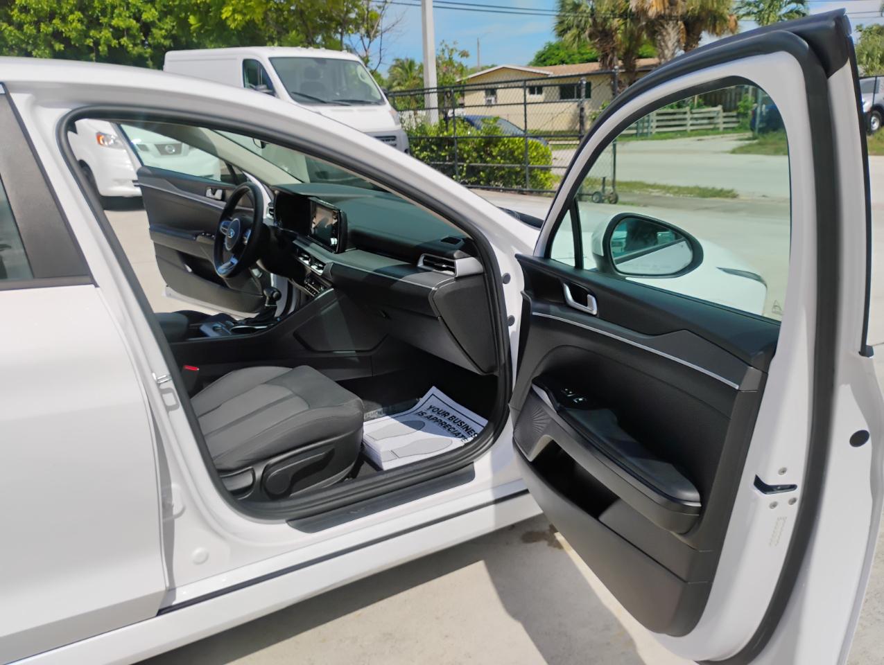 Kia K5 LXS 2021