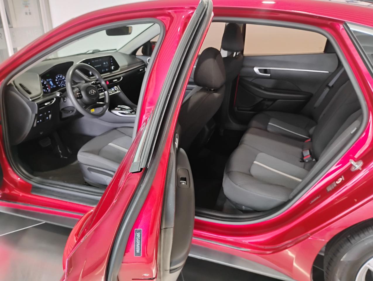 Hyundai Sonata SE 2021
