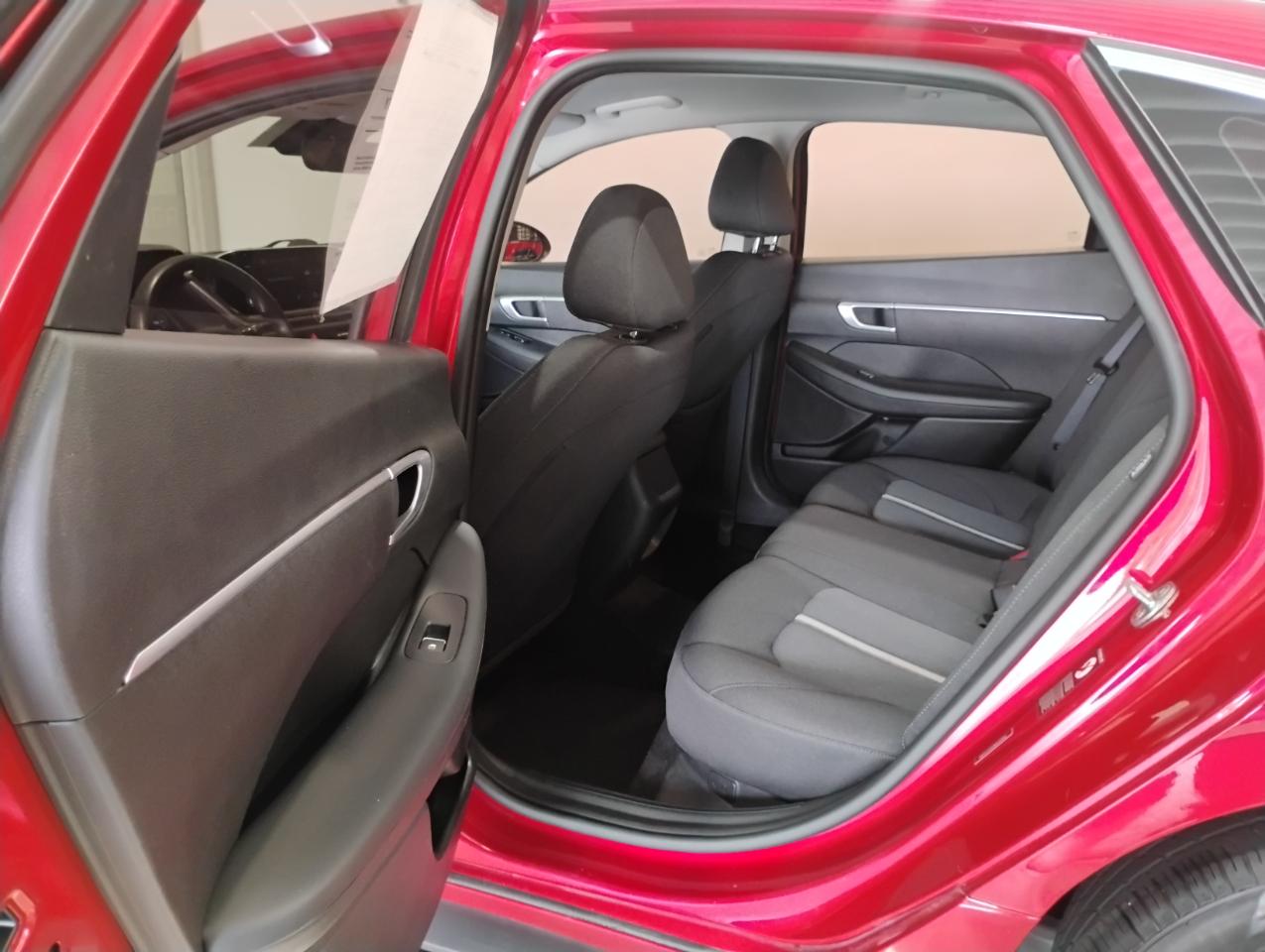 Hyundai Sonata SE 2021