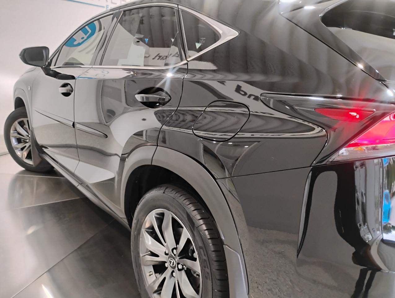 Lexus NX 200t FWD 2017