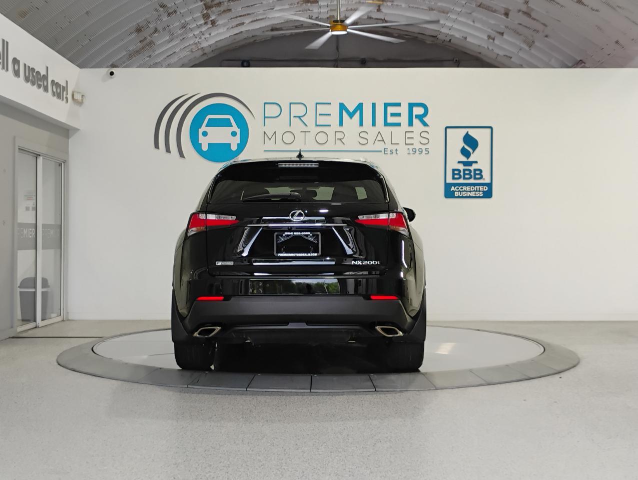 Lexus NX 200t FWD 2017