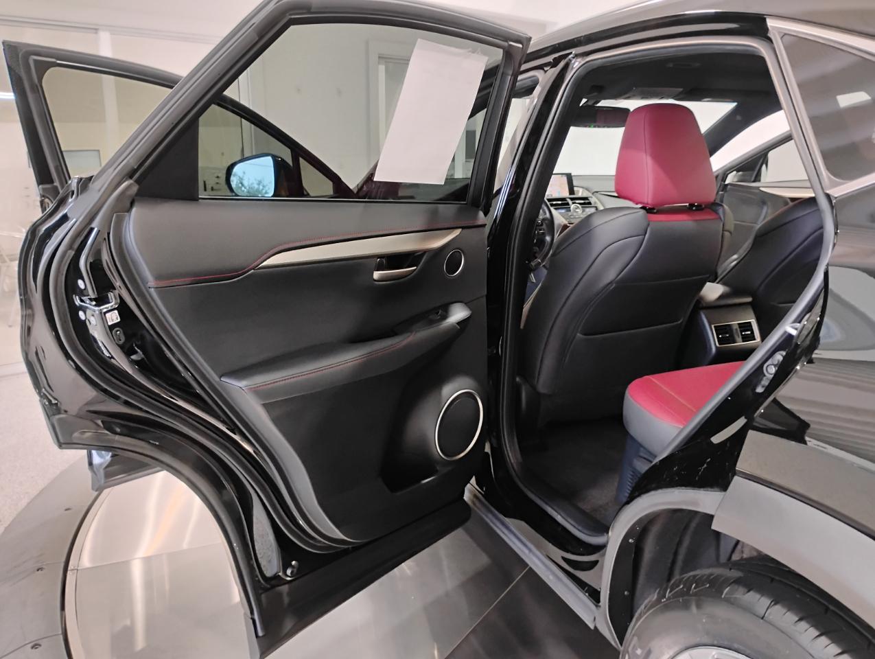 Lexus NX 200t FWD 2017