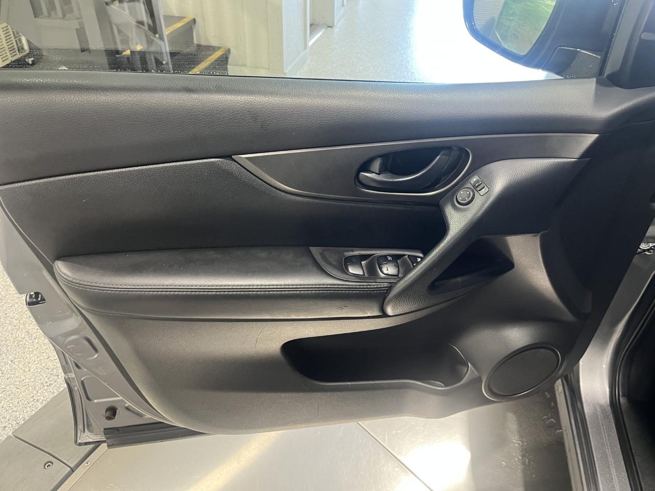 Nissan Rogue Sport FWD SV 2021