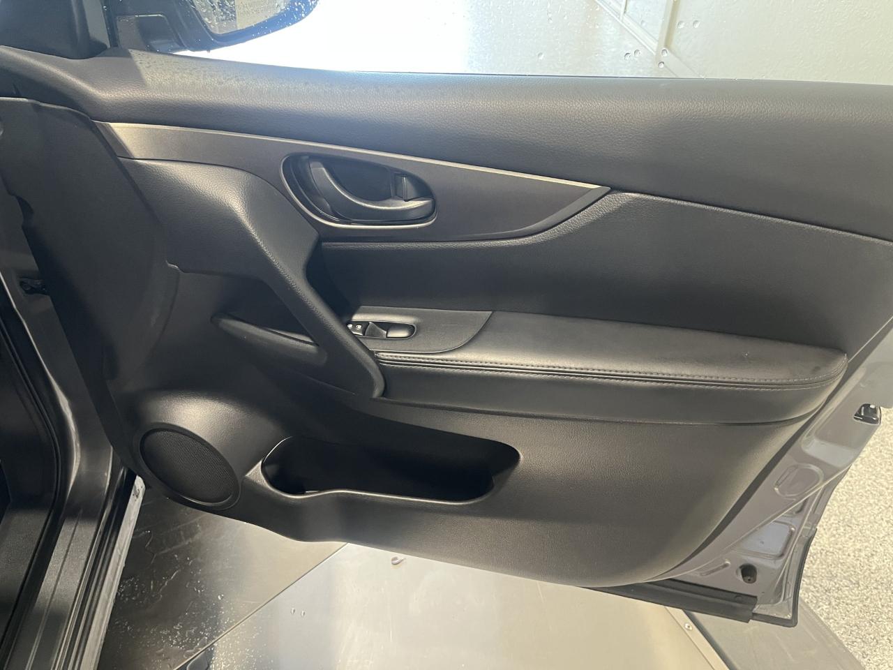Nissan Rogue Sport FWD SV 2021