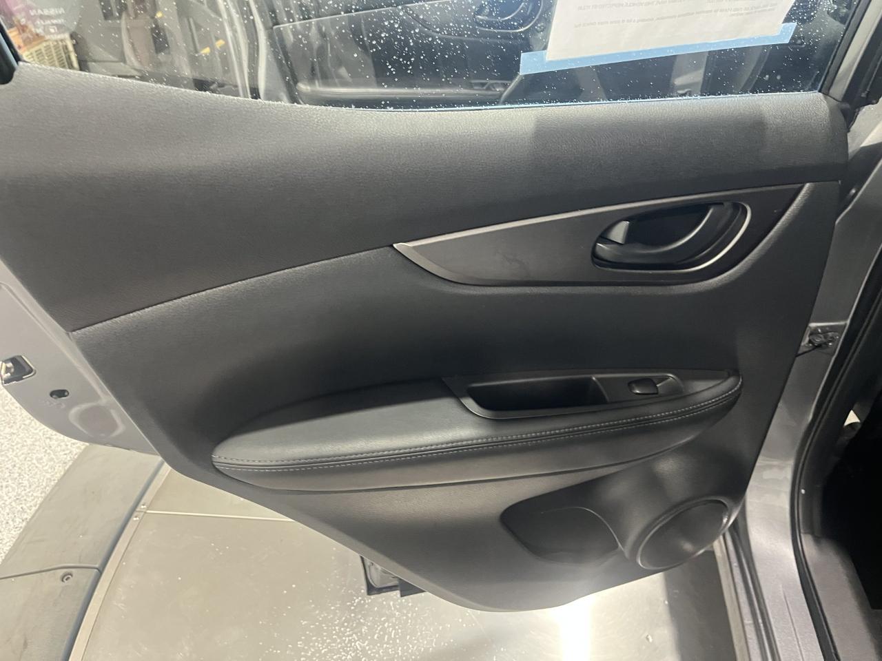 Nissan Rogue Sport FWD SV 2021