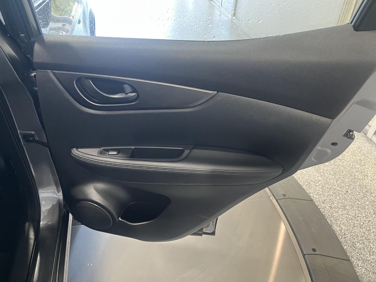 Nissan Rogue Sport FWD SV 2021