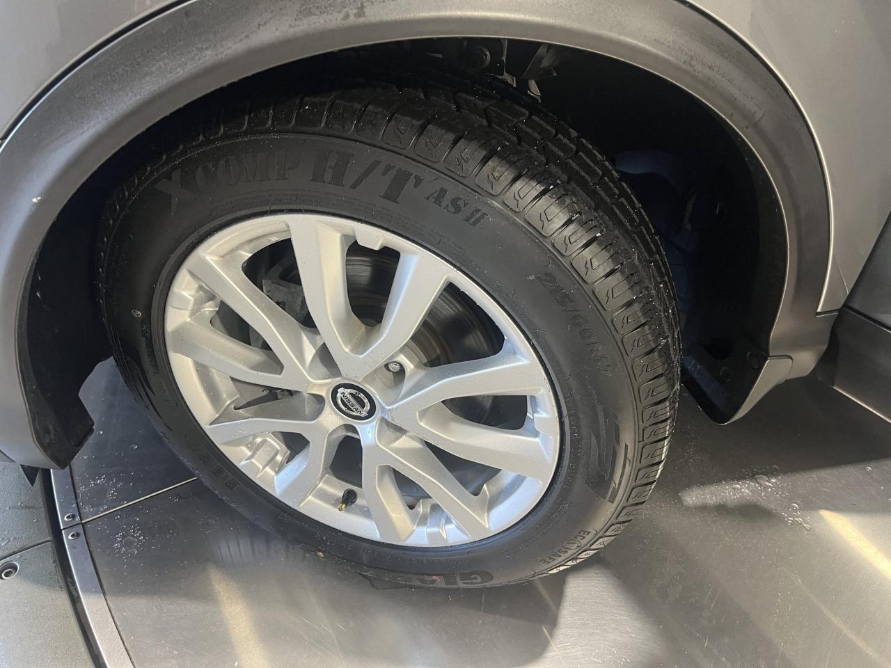 Nissan Rogue Sport FWD SV 2021