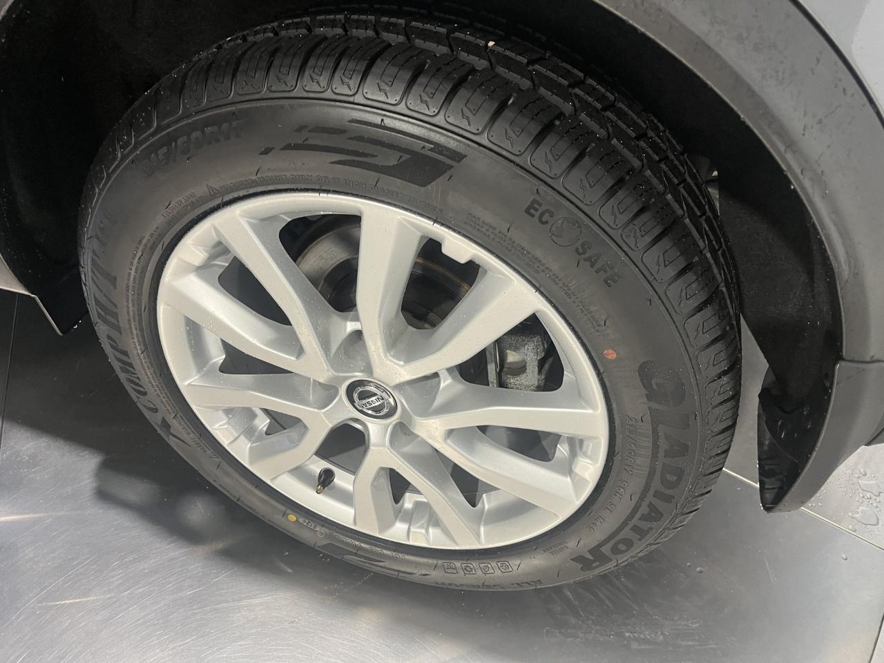 Nissan Rogue Sport FWD SV 2021