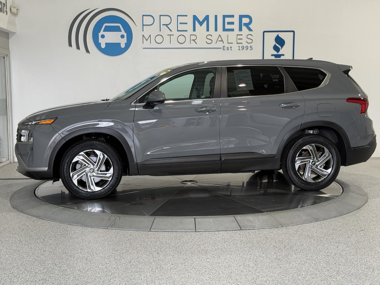 Hyundai Santa Fe SE 2021
