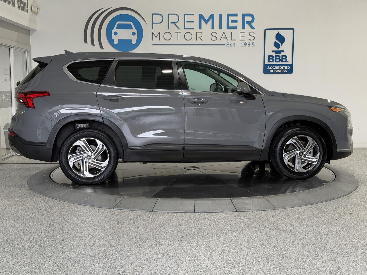 Hyundai Santa Fe SE 2021