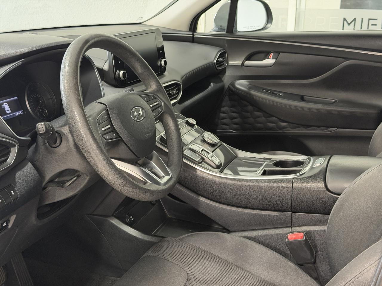 Hyundai Santa Fe SE 2021
