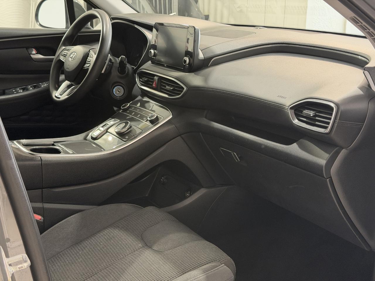 Hyundai Santa Fe SE 2021