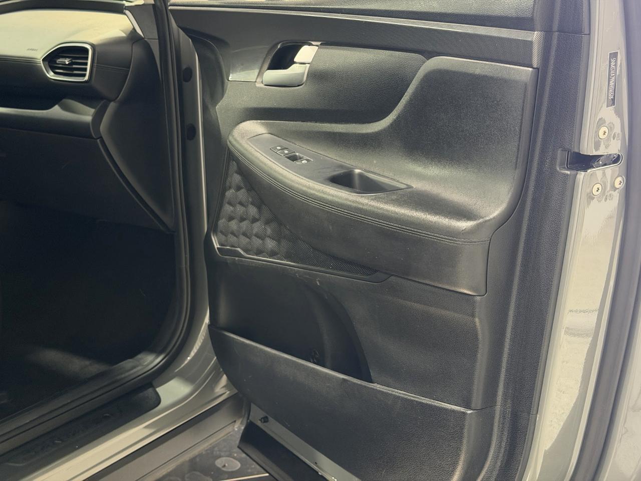 Hyundai Santa Fe SE 2021