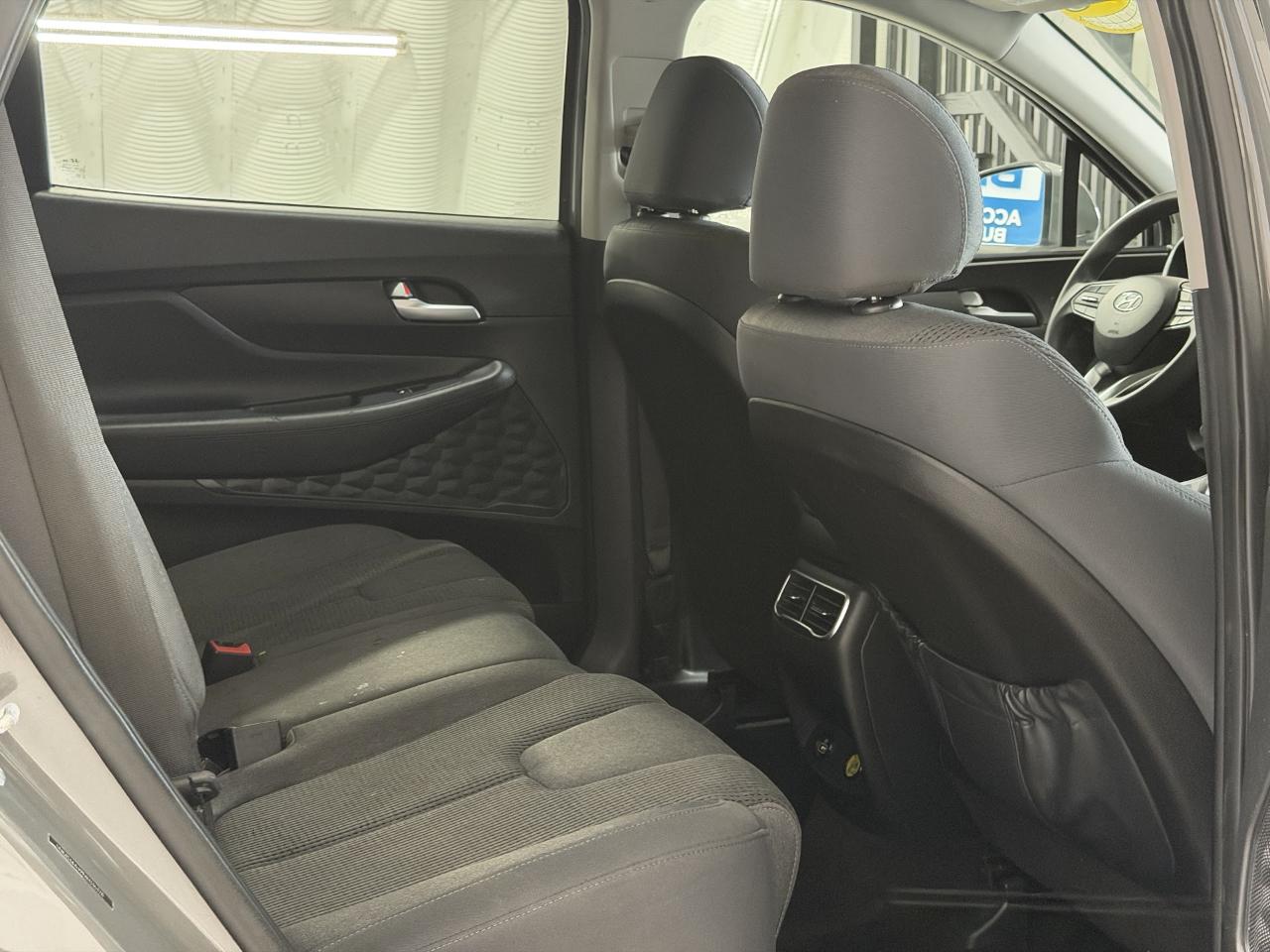 Hyundai Santa Fe SE 2021