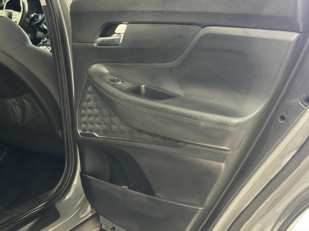 Hyundai Santa Fe SE 2021