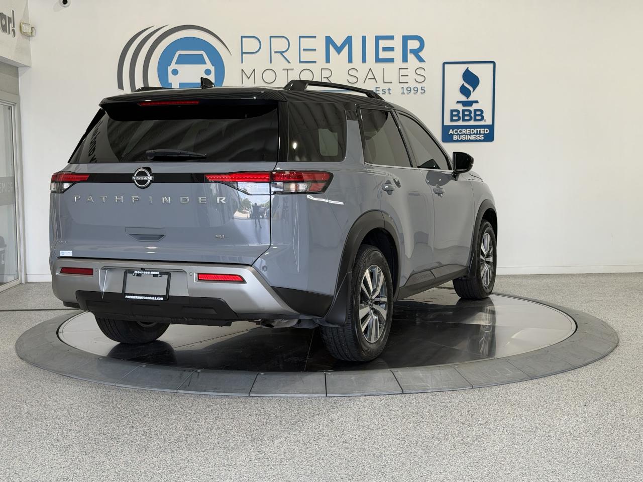 Nissan Pathfinder SL 2024