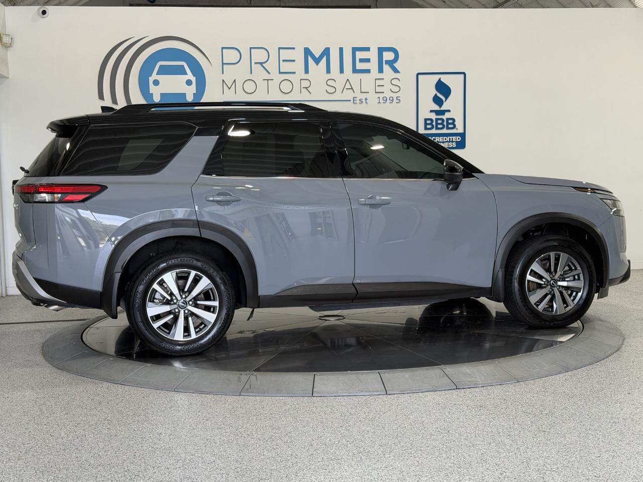 Nissan Pathfinder SL 2024
