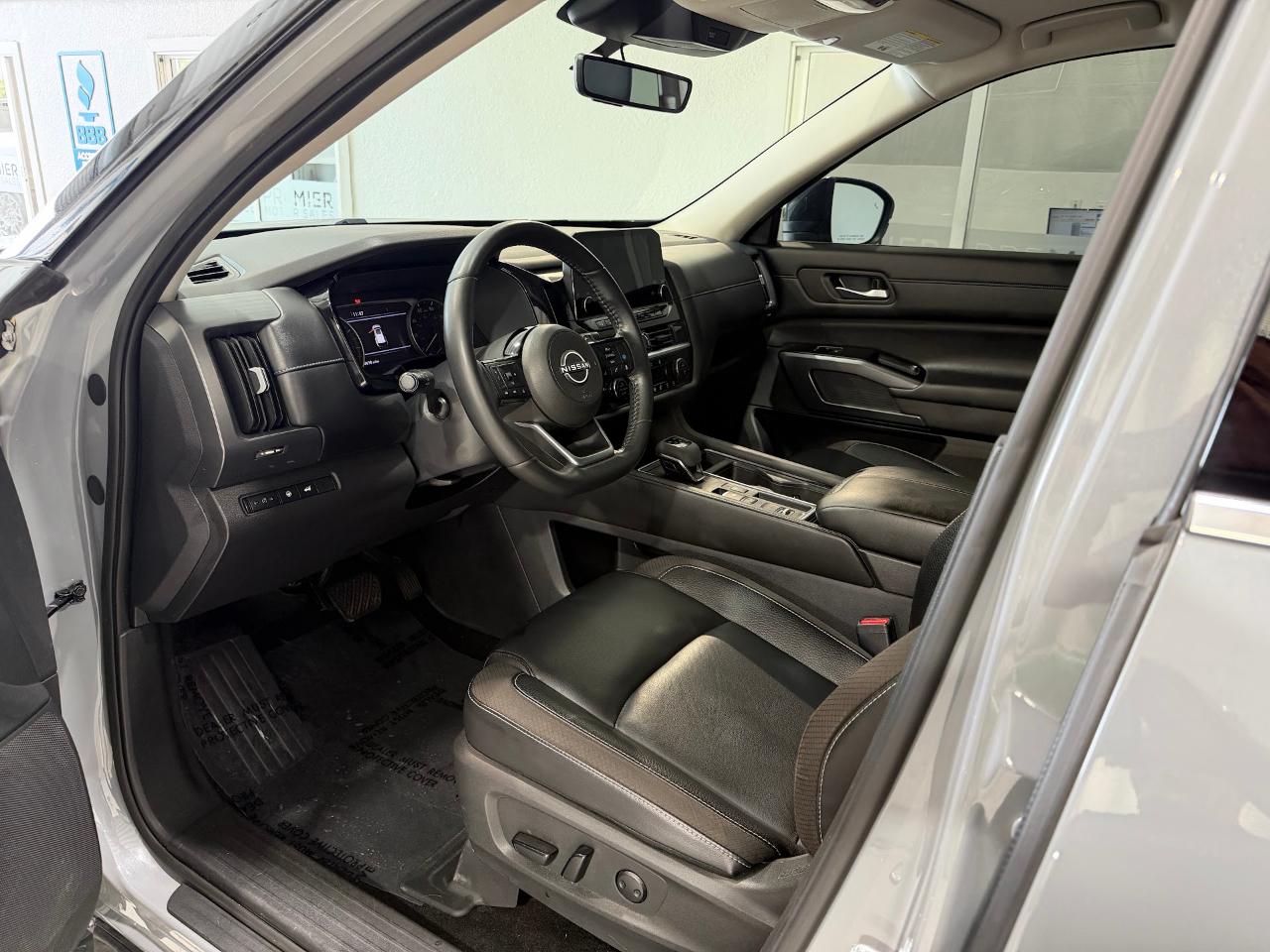 Nissan Pathfinder SL 2024