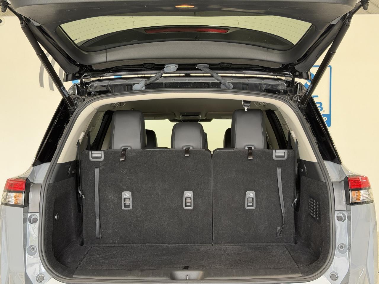 Nissan Pathfinder SL 2024