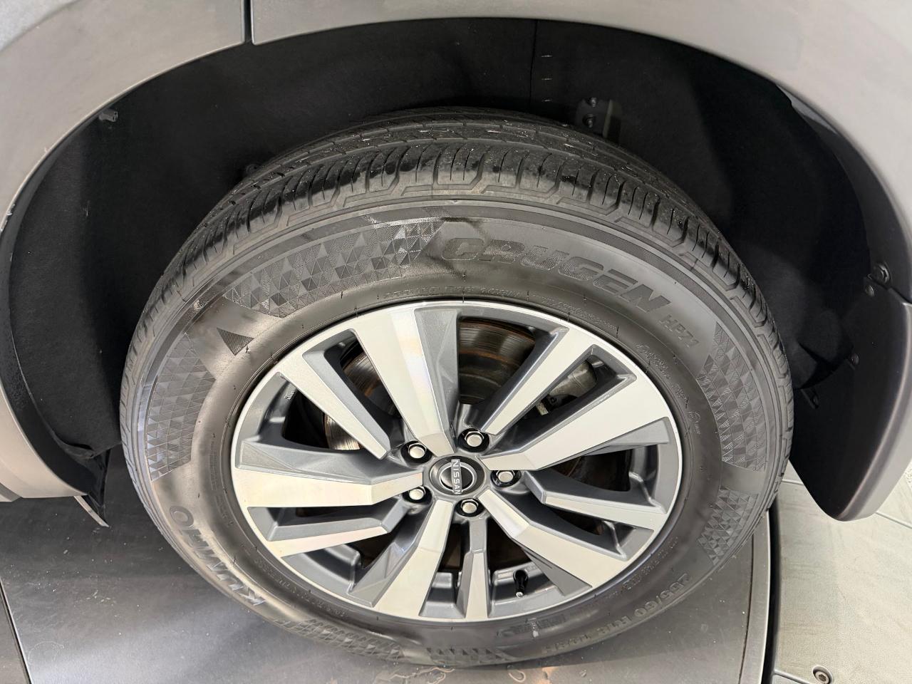 Nissan Pathfinder SL 2024