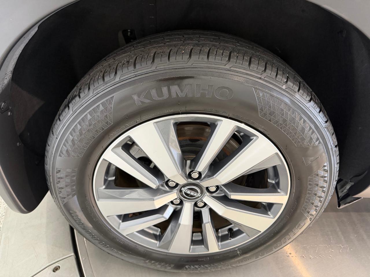 Nissan Pathfinder SL 2024