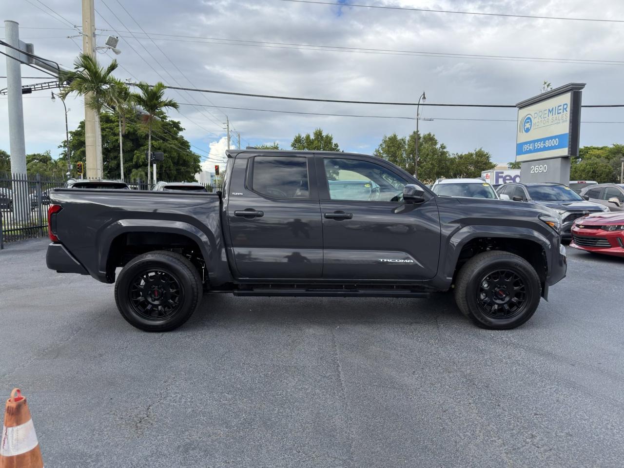 Toyota Tacoma SR5 Double Cab 2WD 2024