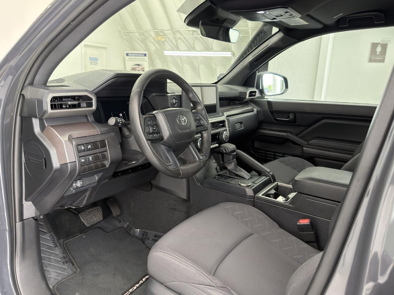 Toyota Tacoma SR5 Double Cab 2WD 2024