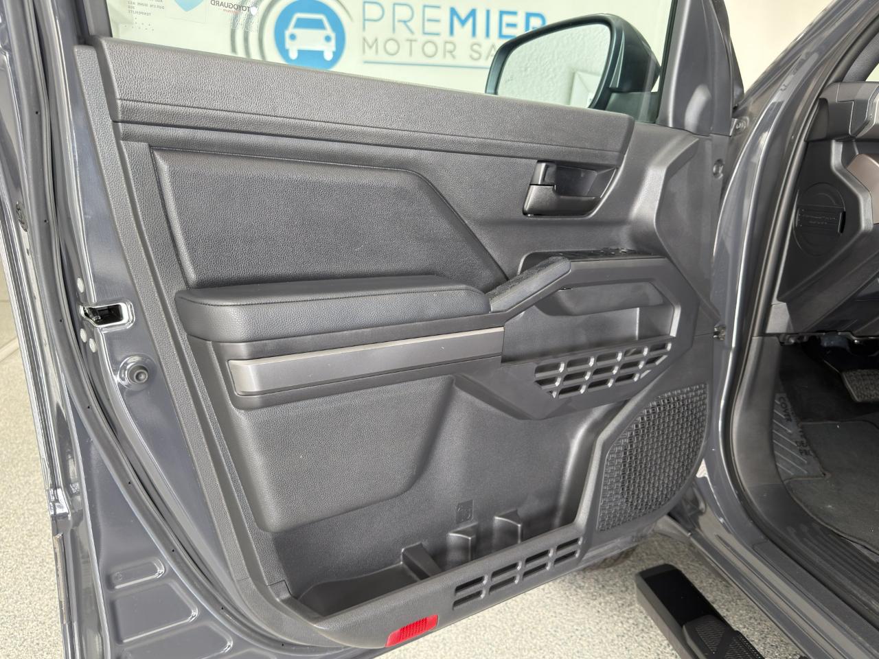 Toyota Tacoma SR5 Double Cab 2WD 2024