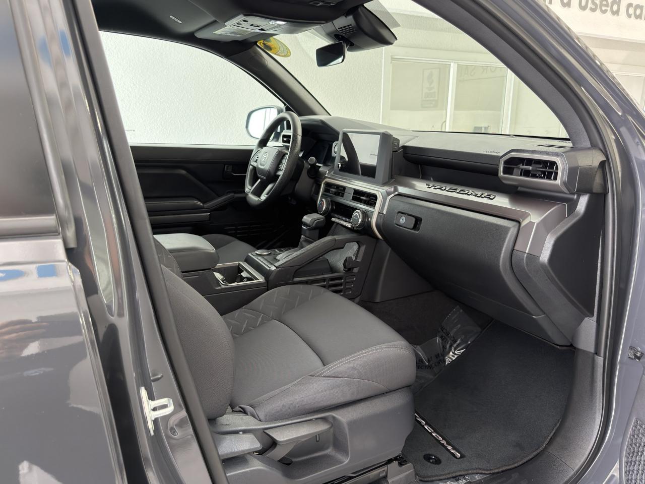 Toyota Tacoma SR5 Double Cab 2WD 2024