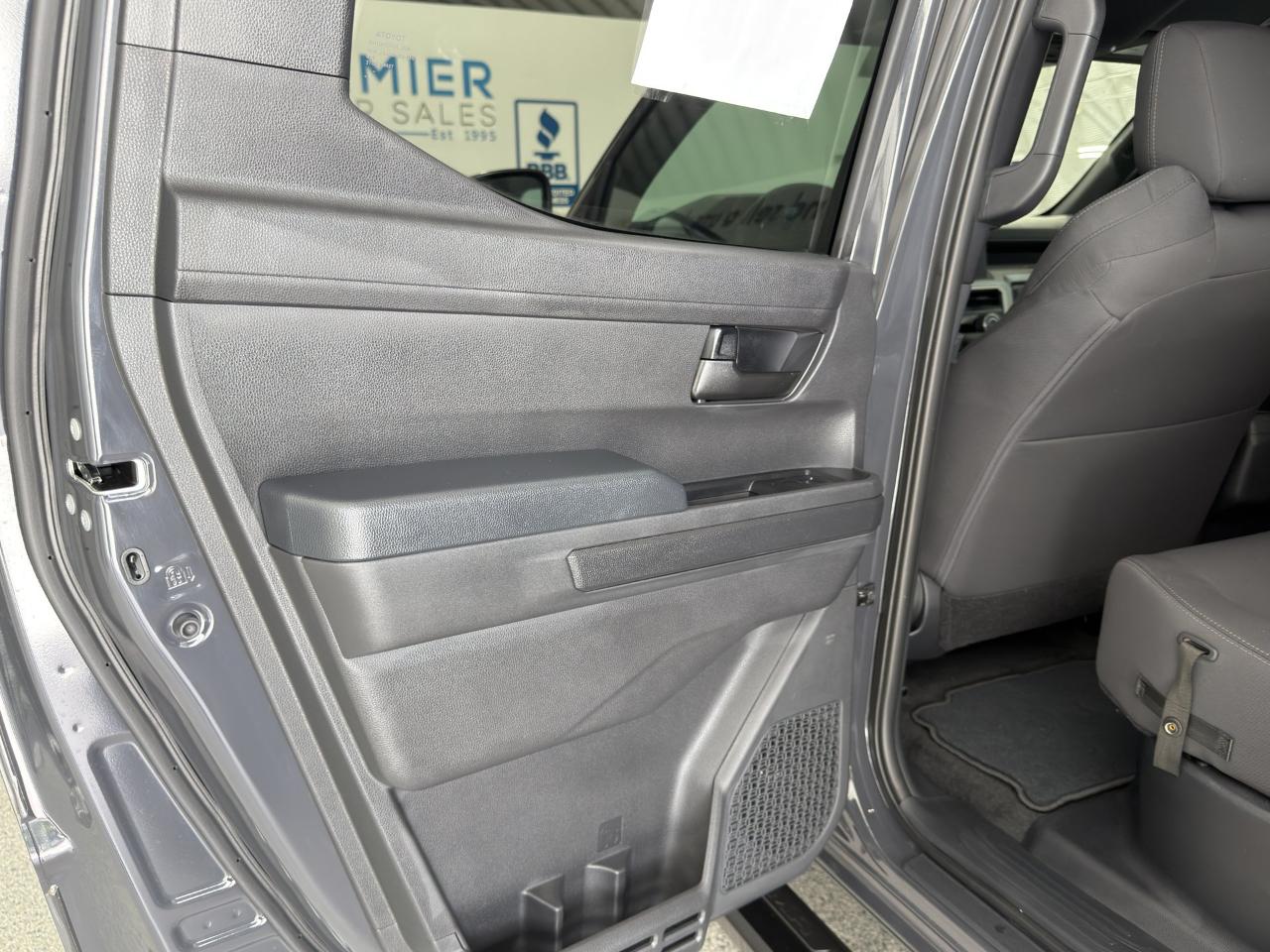 Toyota Tacoma SR5 Double Cab 2WD 2024