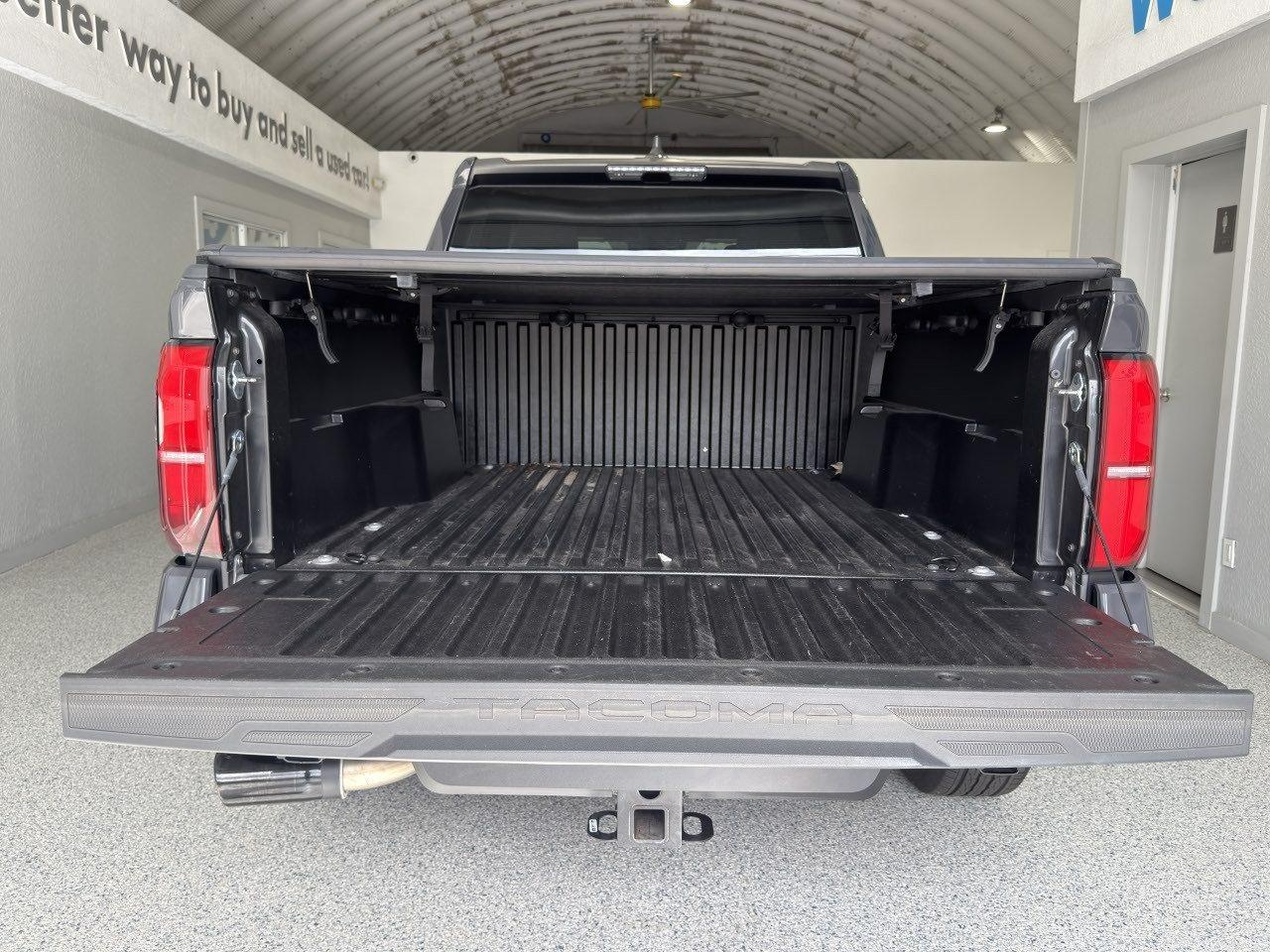 Toyota Tacoma SR5 Double Cab 2WD 2024
