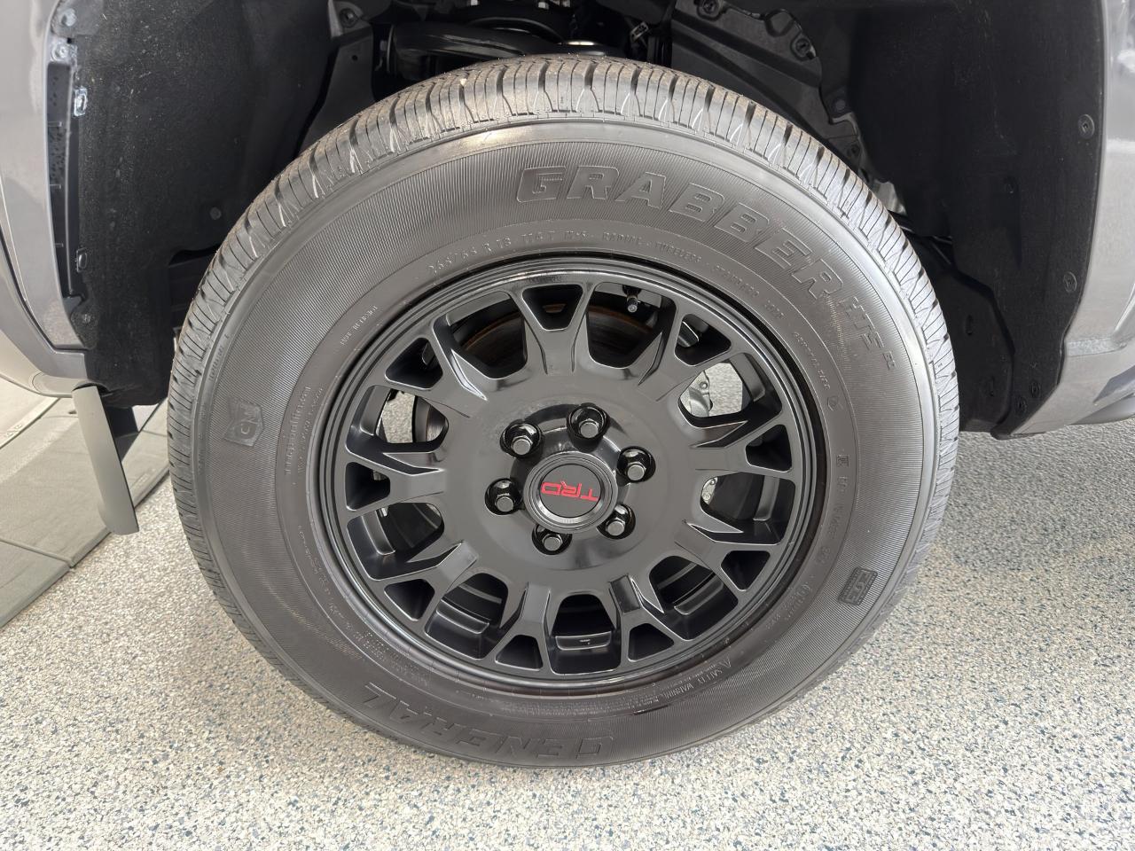 Toyota Tacoma SR5 Double Cab 2WD 2024