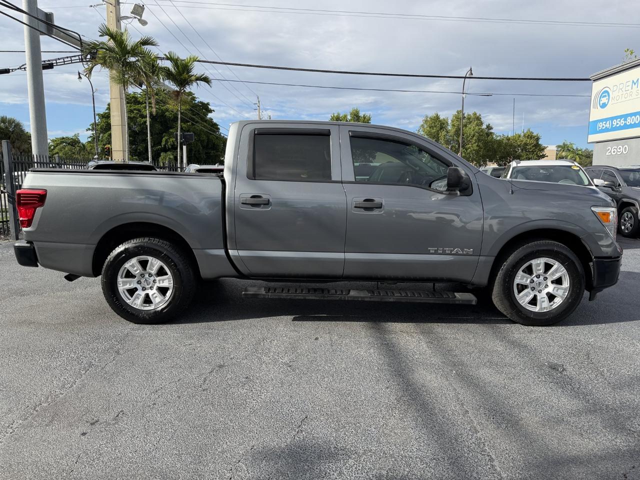 Nissan Titan S Crew Cab 2WD 2017