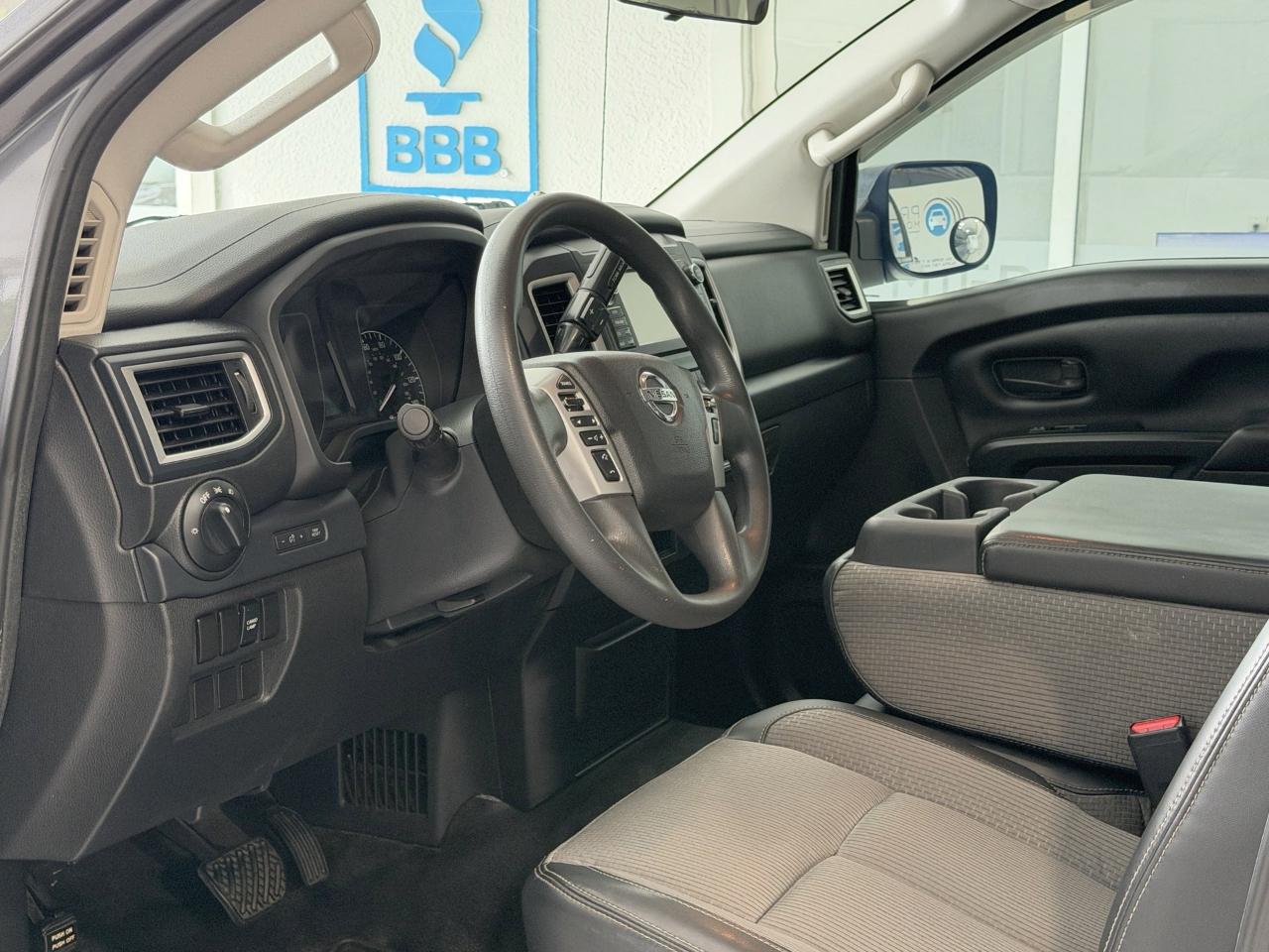 Nissan Titan S Crew Cab 2WD 2017