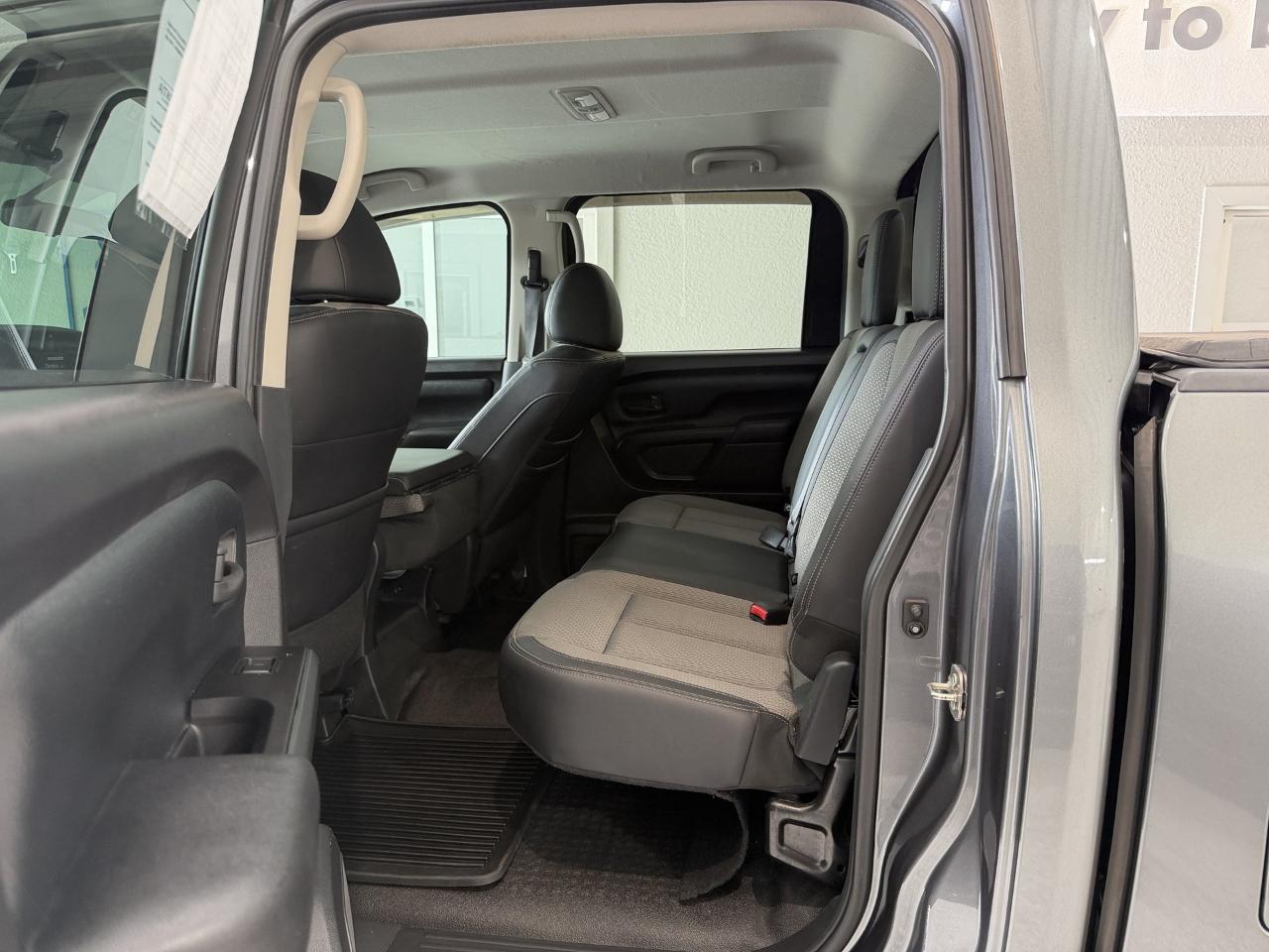 Nissan Titan S Crew Cab 2WD 2017