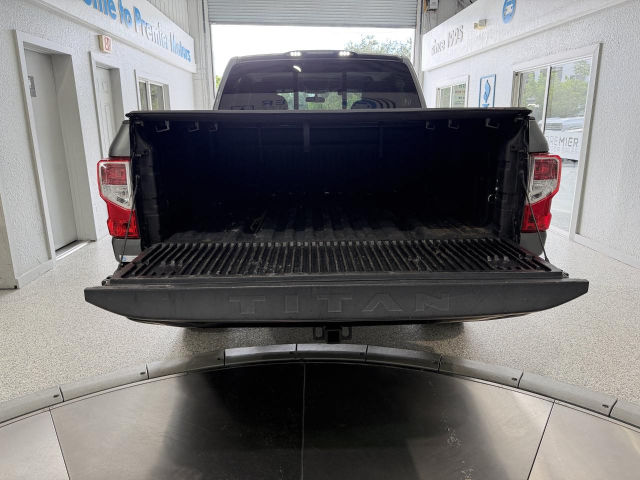 Nissan Titan S Crew Cab 2WD 2017