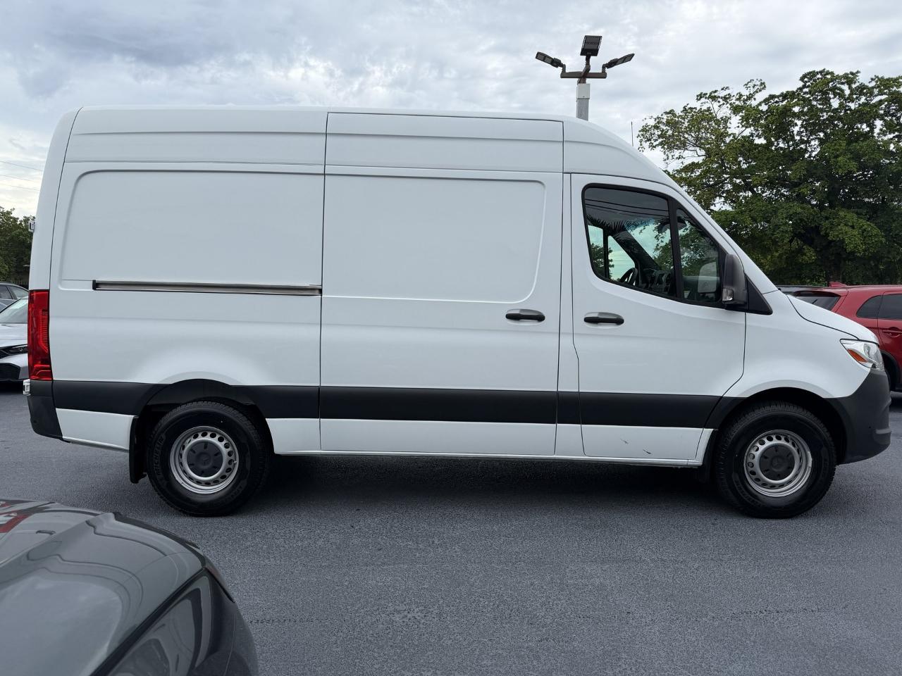 Mercedes-Benz Sprinter 2500 144-in. WB 2023