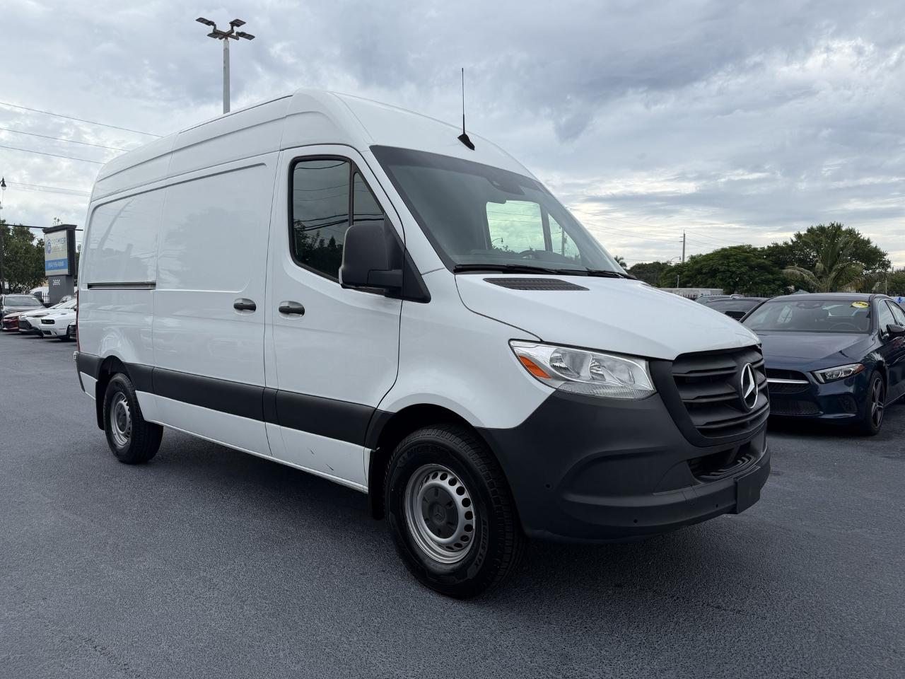 Mercedes-Benz Sprinter 2500 144-in. WB 2023