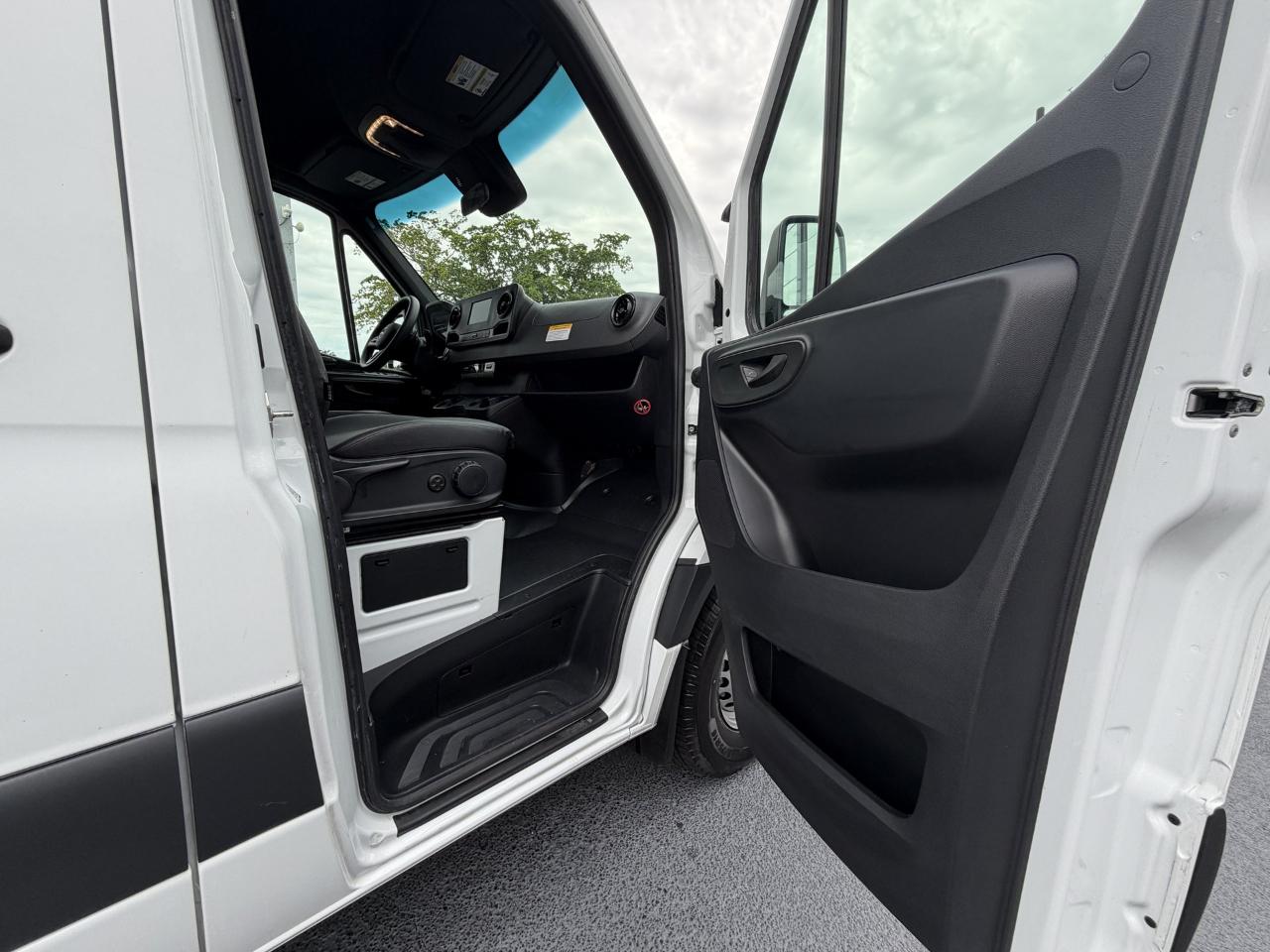 Mercedes-Benz Sprinter 2500 144-in. WB 2023