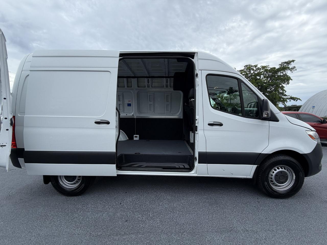 Mercedes-Benz Sprinter 2500 144-in. WB 2023