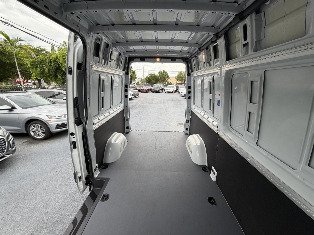 Mercedes-Benz Sprinter 2500 144-in. WB 2023