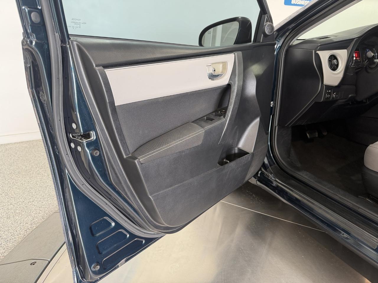 Toyota Corolla L CVT 2018