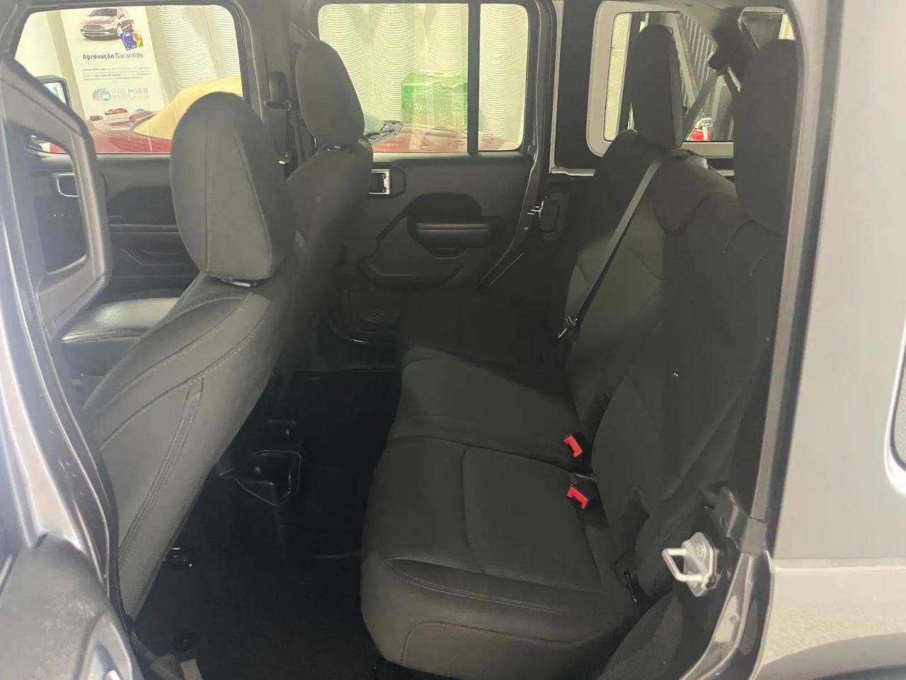 Jeep Wrangler Unlimited Sport 2018