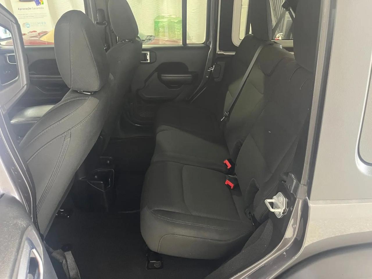 Jeep Wrangler Unlimited Sport 2018