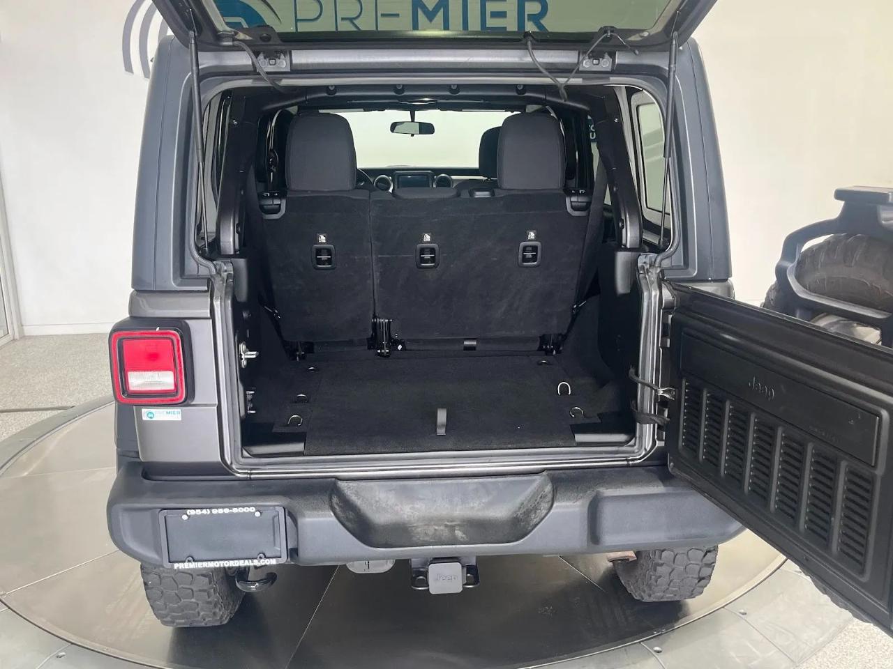 Jeep Wrangler Unlimited Sport 2018