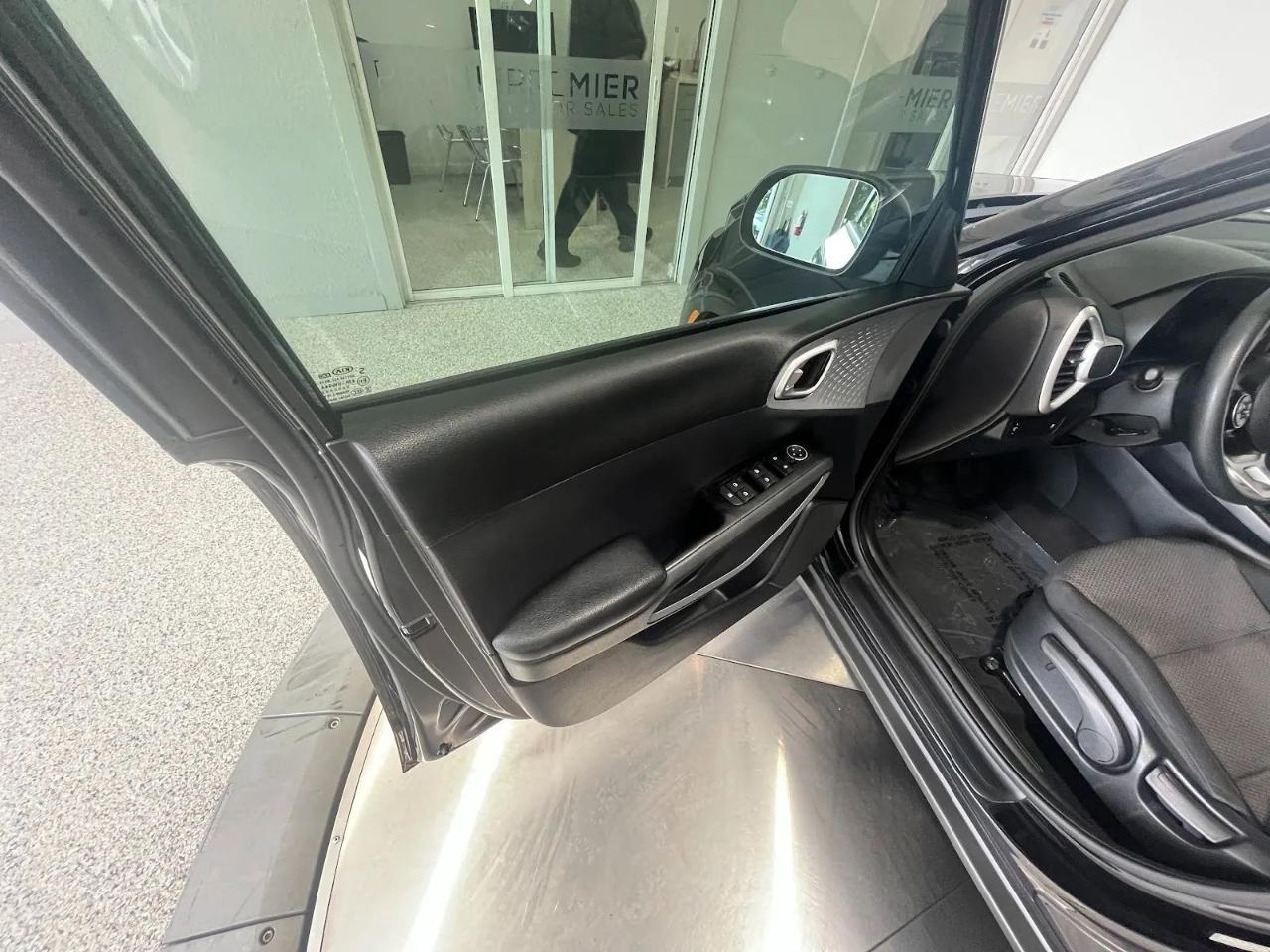 Kia Soul LX 6M 2020